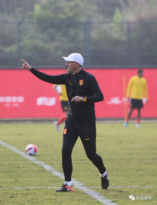 她无奈的低声道：都是陈年烂谷子的事儿了，你就不要总是挂在嘴边了......那怎么行